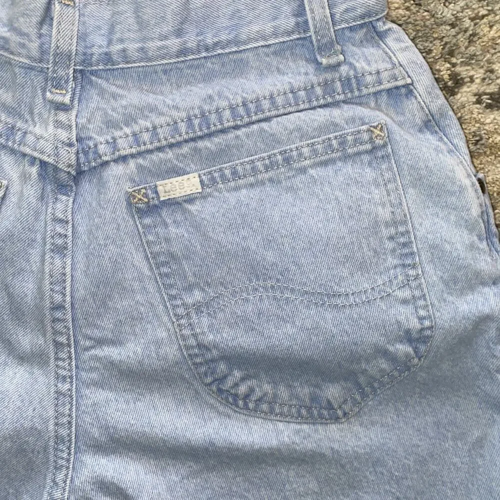 Vintage Lee 90’s Women’s Light-washed High-waisted Denim Jean Shorts 10 Petite